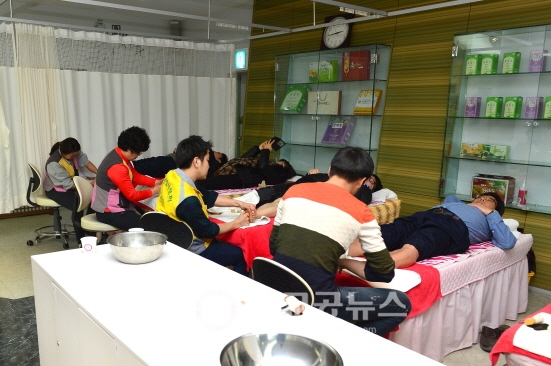 제천시,  한방발관리 체험 프로그램 운영