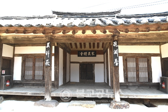 [포토] 월류봉(月留峰)의 봄 소식