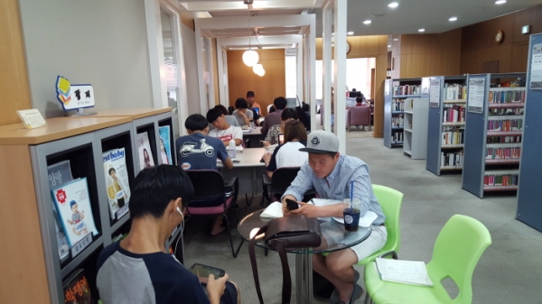 성남시청 하늘 북카페 시민 희망 잡지 들여놓기로