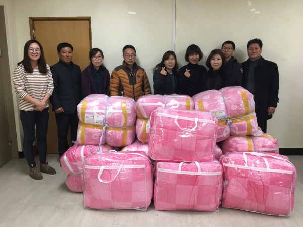 하동군봉사단체, 독거노인에 이불 기증