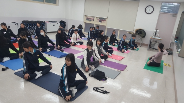 청원고, 마을과 손잡고 당구, 골프, 요가, 뮤지컬까지 가르쳐요