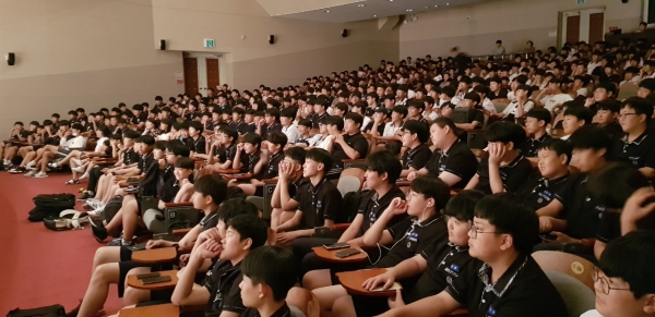 충북중원교육문화원 기획공연 열어