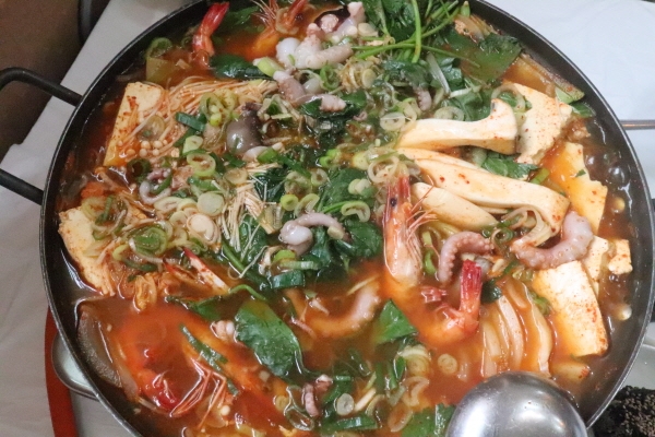옥천군 작은 마을, 큰 맛 집 배바우손두부