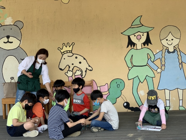 감물초 꼬마 정원사들, 학교숲의 꽃을 집으로 옮겨요