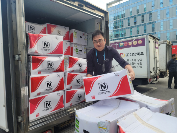 육우 전문 브랜드 주식회사 다담미트 손성호 대표, 1억 5,000만 원 상당 국내산 소갈비 찜용 기부