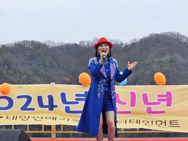 [영상 / 포토] 태양연예기획사, 2024 신년음악회...옥천 부소담악 아뜰리에