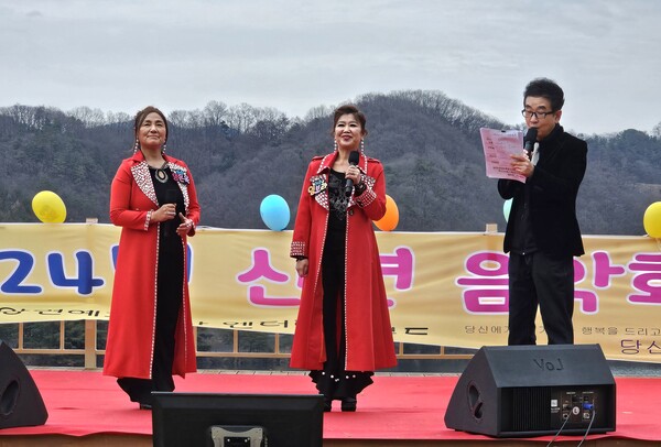 [영상 / 포토] 태양연예기획사, 2024 신년음악회...옥천 부소담악 아뜰리에