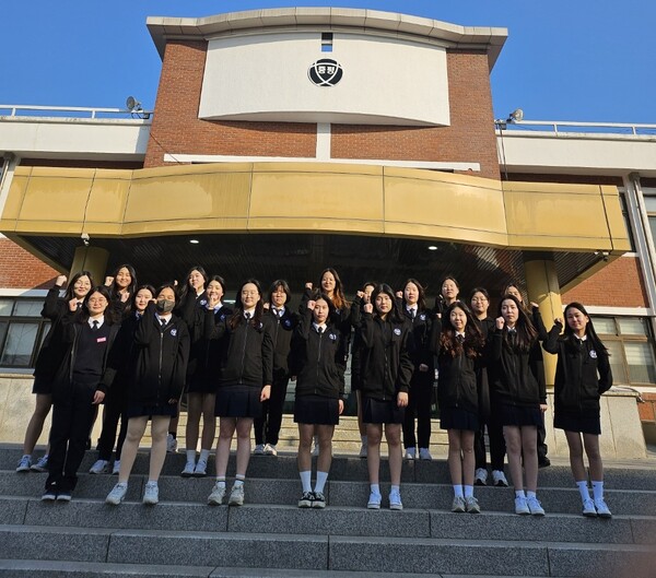 증평여자중학교, 교복 입은 너를 칭찬해 행사 진행