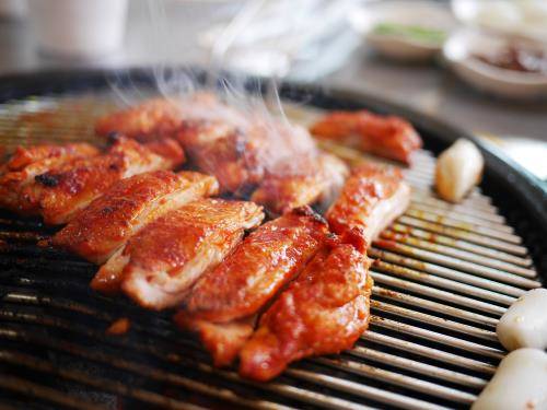 [착한가게 칼럼] 닭갈비는 갈비가 아니다