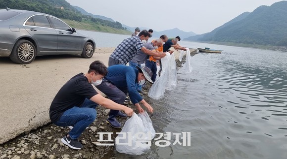 보령댐내수면어업계, 쏘가리 치어 3만 마리 방류