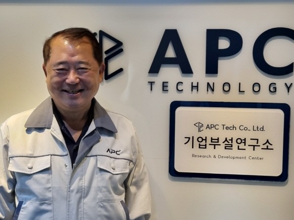 [인터뷰] 빛으로 코로나·미세먼지 없앤다 김승진 에이피씨테크 대표