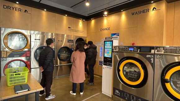 운동화 세탁부터 셀프빨래방 장비체험까지…탑크리닝업 세탁의 모든 것