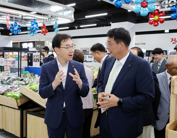 하동축산농협 하나로마트 준공식…마트·베이커리·365코너