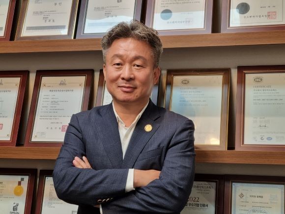 [인터뷰] AI도입으로 고객만족 다 잡았다 고국종 통인익스프레스 대표
