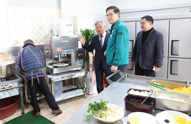 함양시니어클럽 청춘 산삼 짜장 개업…한 그릇 3900원