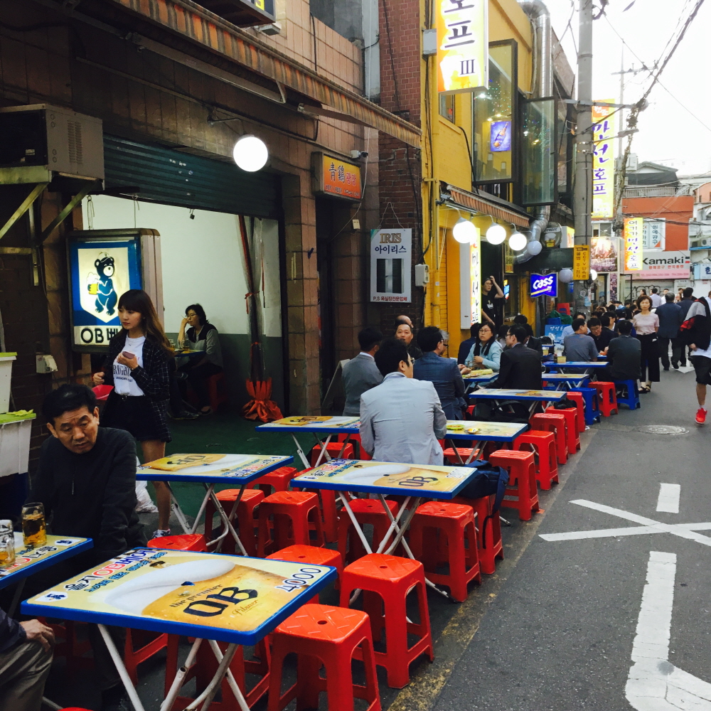 [포토뉴스] “한국의 옥토버페스트” 을지로 노가리 골목