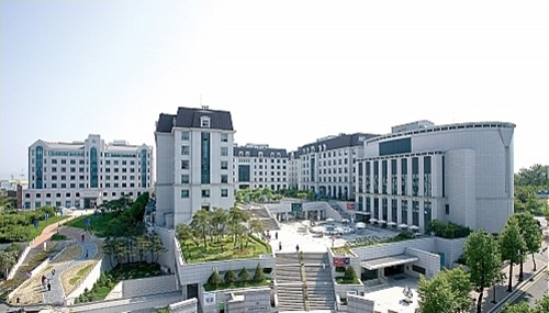 숙명여대 기숙사 식당 김치서 대장균 초과 검출…신세계푸드 영업정지