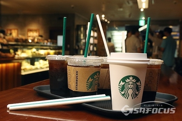 커피전문점, 2021년부터 종이컵 사용금지 등 1회용품 줄이기 위한 계획 수립
