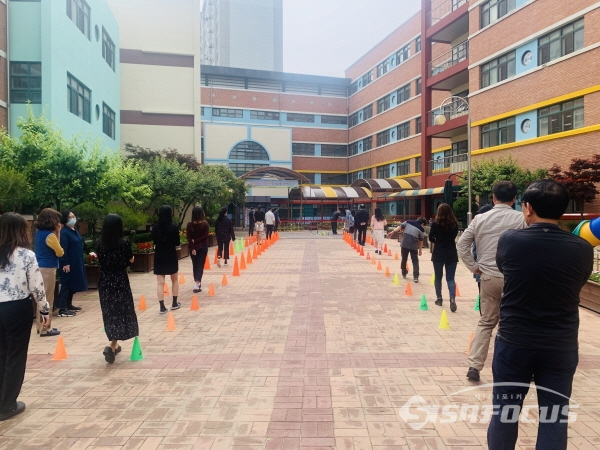 파주시, 금화초등학교 첫 등 교생 축하와 응원으로 맞아...