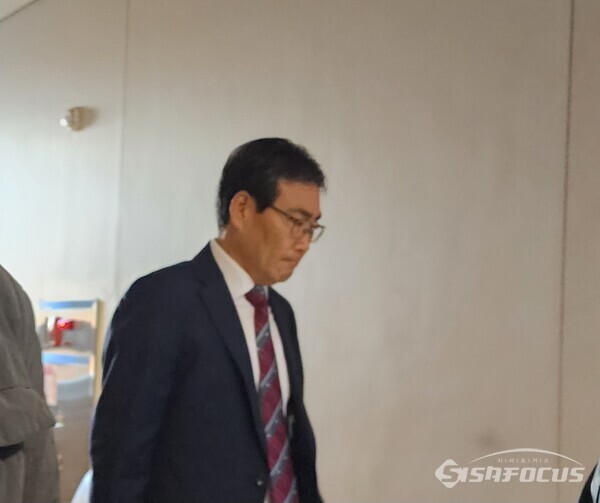 성주고령 김영덕 축협조합장, 첫 공판에서 혐의 부인