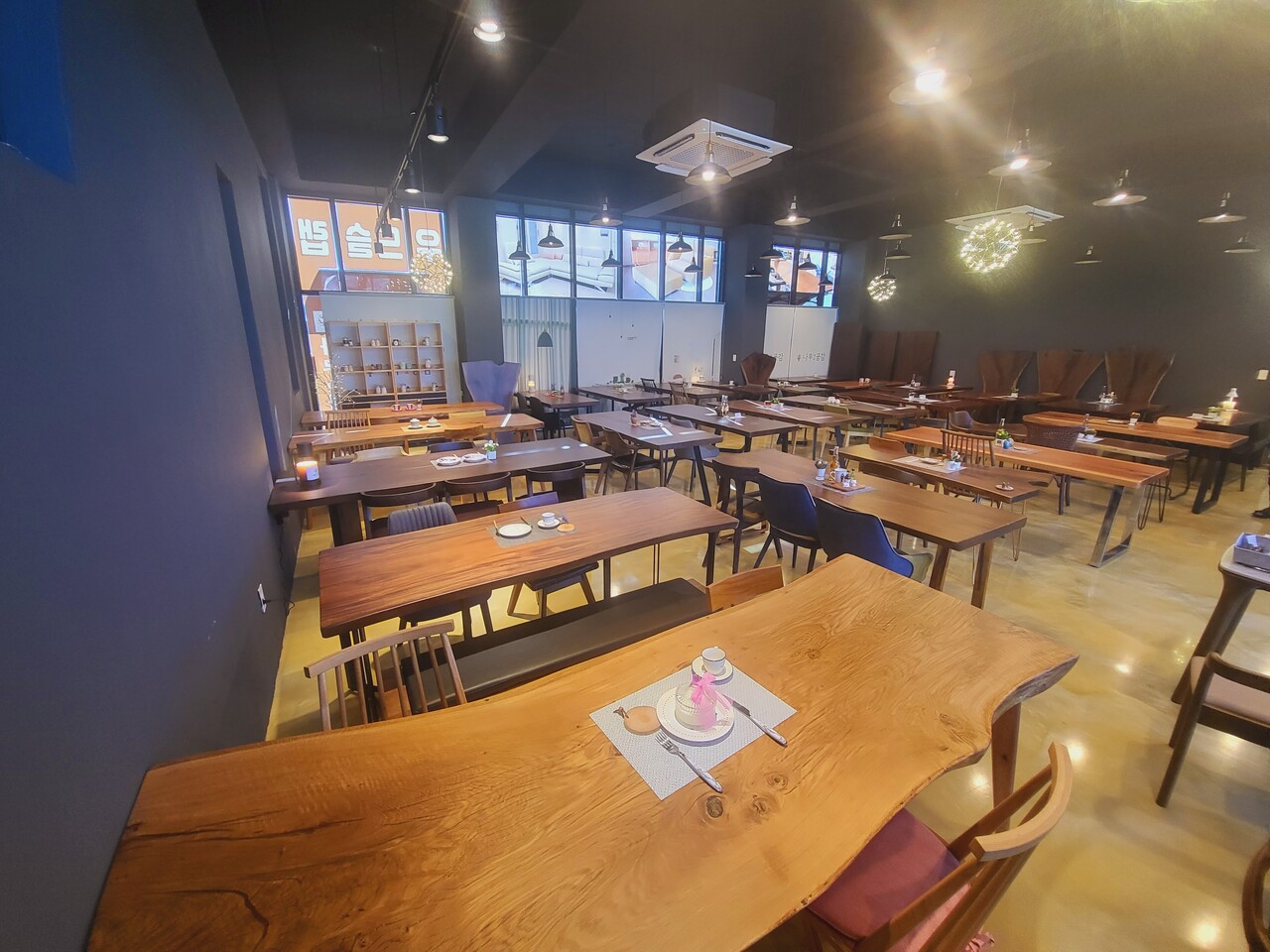우드슬랩테이블 나무공감, 오픈기념 1인체어 1+1 및 6인 월넛원목식탁 할인