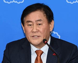정부, 거센 반발에 ‘서비스산업기본법’ 포기하나