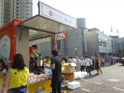‘오니기리와 이규동’, 밥차로 사회복지기관 무료배식 및 가맹점 지원