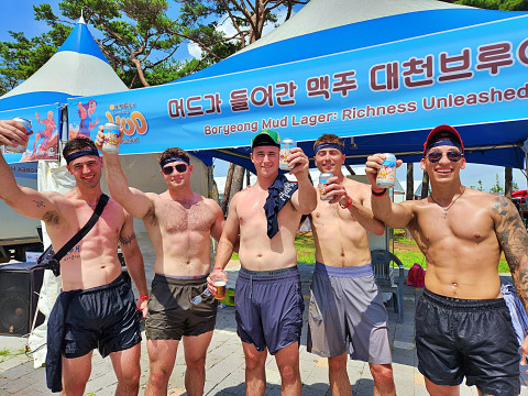대천브루어리, 2024 보령머드축제 강철머드 챌린지에서 ‘보령머드라거’ 협찬