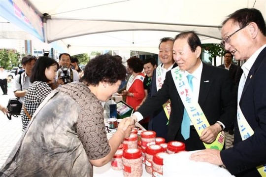 경북 김천농협 하나로마트, 군산판매관 열어