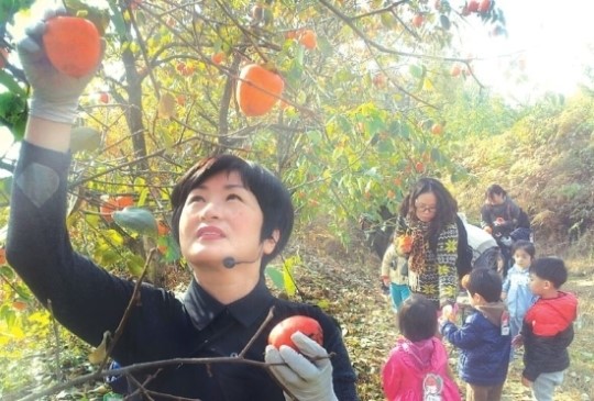 [6차 산업이 미래다] 익산 에덴농장 홍인숙 대표 사과 참 맛있다 입소문, 체험농장 성공으로 이어졌죠