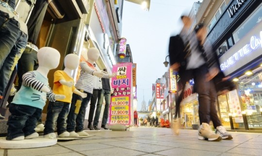 [불황 장기화 얼어붙은 연말 특수] 달력 인심 실종…인쇄업체 울상