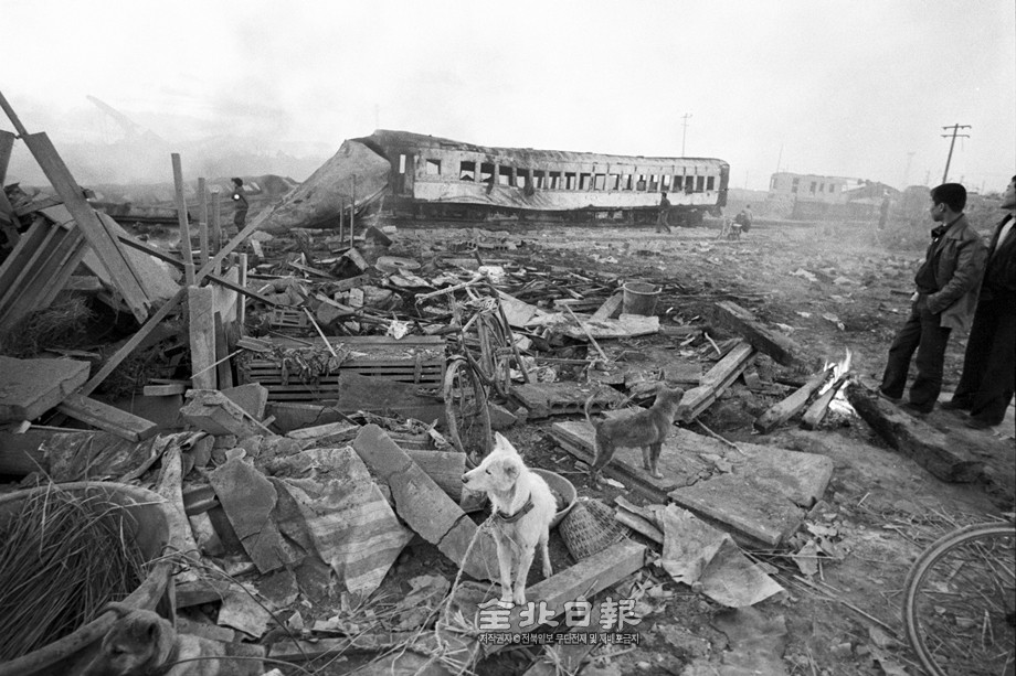 [글Pic] 이리역 폭발사고 39주년…달콤 씁쓸 11월 11일