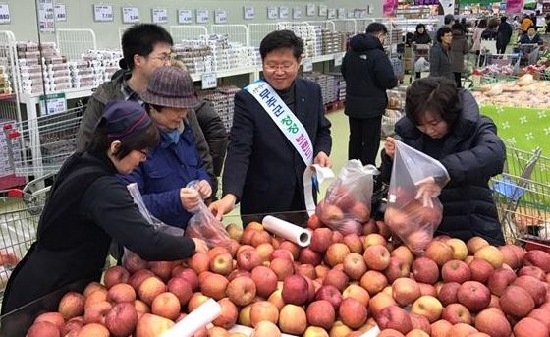 무주반딧불조합공동사업법인, 반딧불 사과 판매 촉진 행사