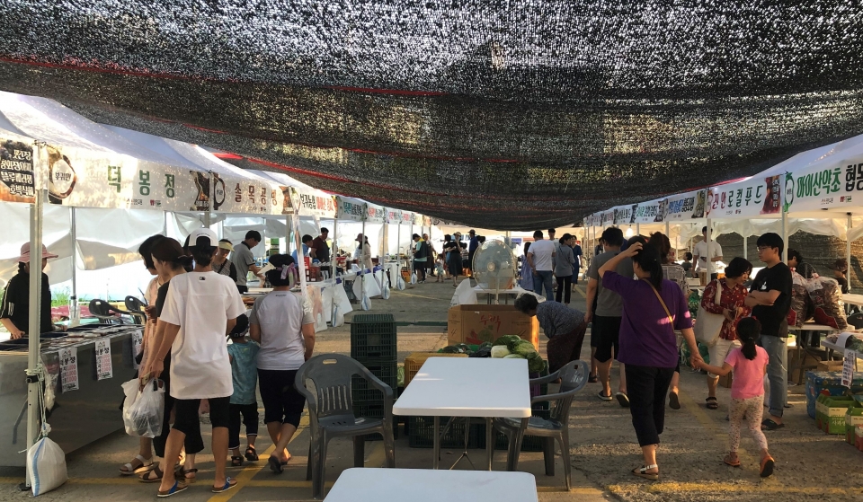 전주 호성동 소재 진안로컬푸드, 올해 토요장터 첫 개장