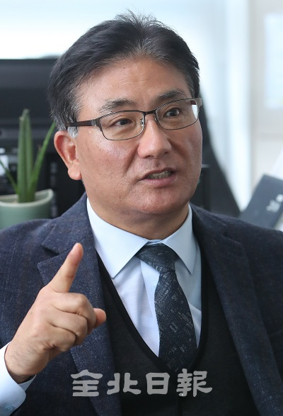 쌍용자동차 전주중앙영업소 박동렬 대표 자신의 힘 아닌 직원들이 있어 이뤄낼 수 있었습니다