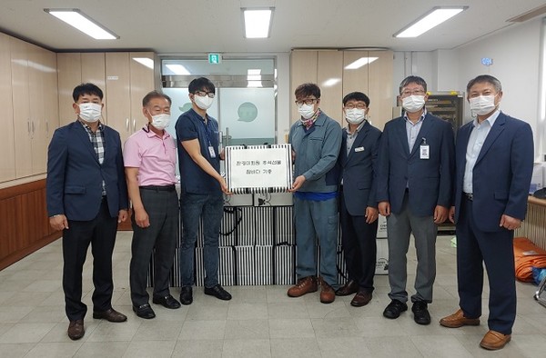 고창군 참바다영어조합법인, 환경미화원에 수산물꾸러미 전달