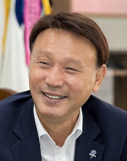 강임준 군산시장, 대한민국을 빛낸 13인 대상 수상