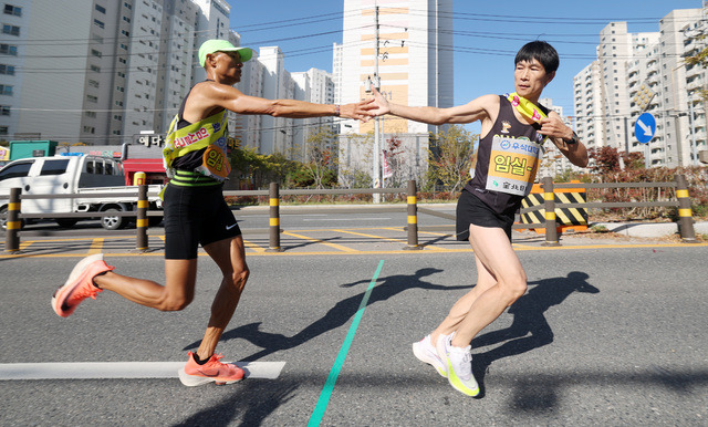 [제35회 전북역전마라톤대회] 120km 대장정 시작