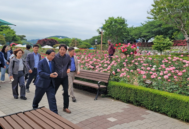 심민 임실군수, 강원 삼척시 오십천장미공원 방문 우수사례 벤치마킹