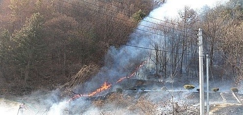 서울 불암산 이어 강원 홍천 야산서 화재…메마른 봄, 산불 비상