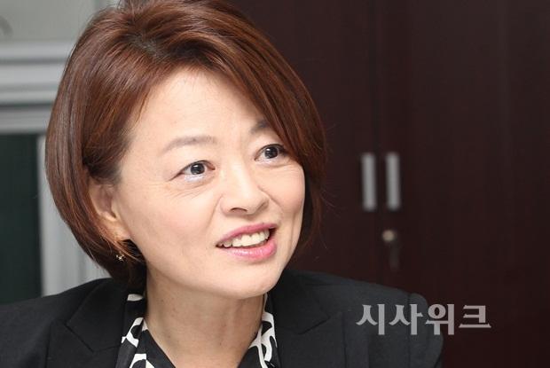 [직격인터뷰] 진선미 의원 국정교과서 논란, 철회가 방법이다