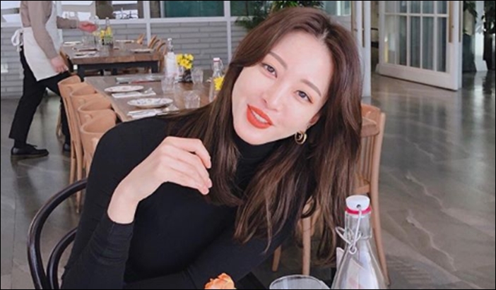 한예슬, 지수현 잊게 만드는 환한 미소 감탄사 절로