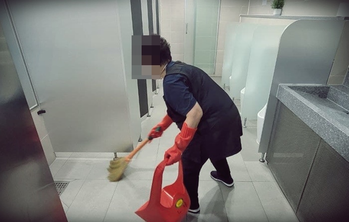 [어느 청소노동자의 한숨①]  편안히 쉴 공간 있었으면… 보장받지 못한 휴게권