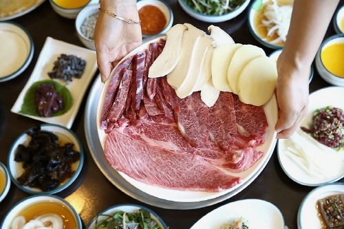 철마 한우 숨은 맛집을 찾다…18년 전통 철마 산마루