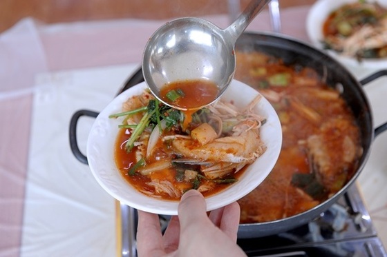 아름다운 경관의 여행지 여수, 관광명소 만큼이나 이색 먹거리 맛집도 즐비