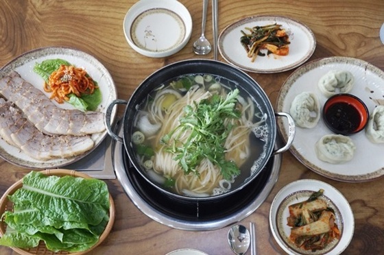 안면도 송년 여행, 낙조 즐기는 여행객들로 맛집도 북적