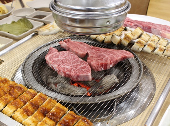 환절기 몸보신은 이렇게…장어와 한우를 한번에, 잠실맛집 보양식