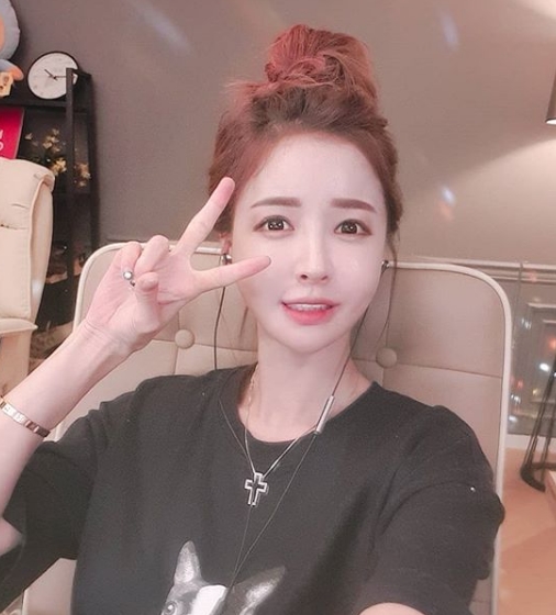 [인방]BJ엣지, 아이컨텍 셀카로 ‘남심 강탈’