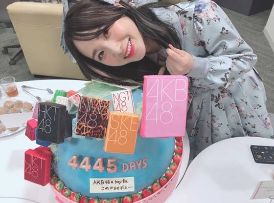 [#별별샷]AKB48 타카하시 쥬리, “여러분의 미소가 우리들의 행복입니다”