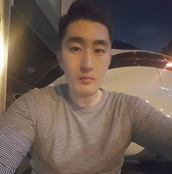 [인방]‘먹방 왕자’ 유튜버 엠브로, 완성형 훈남 외모 ‘시선 집중’